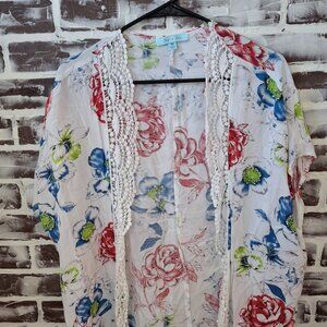 She Sky Medium Open Front Short Sleeve Kimono Top White Floral Crochet Trim Boho